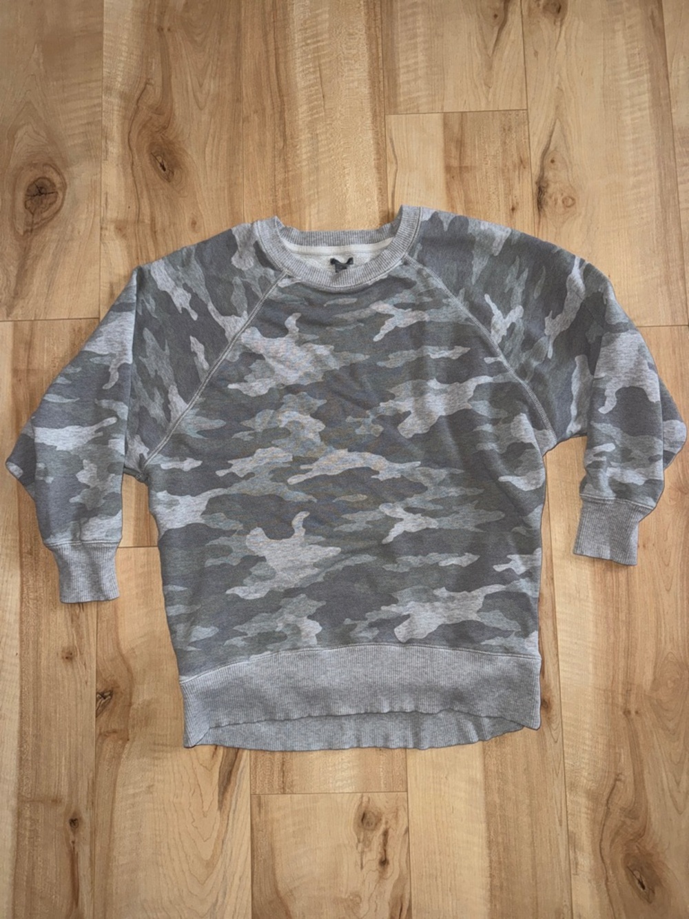 Aerie Camo Crewneck, Size Medium